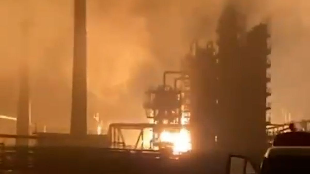 Ukrajinci masivně udeřili na ruské rafinérie